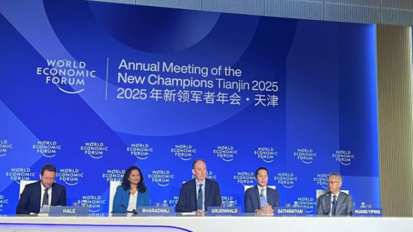 全国股票配资公司排名出炉 标普全球首席经济学家格伦瓦尔德：“不确定性”是今年主题词｜2025夏季达沃斯